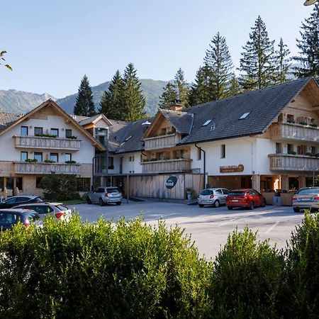 Art Hotel Kristal ボーヒニ エクステリア 写真