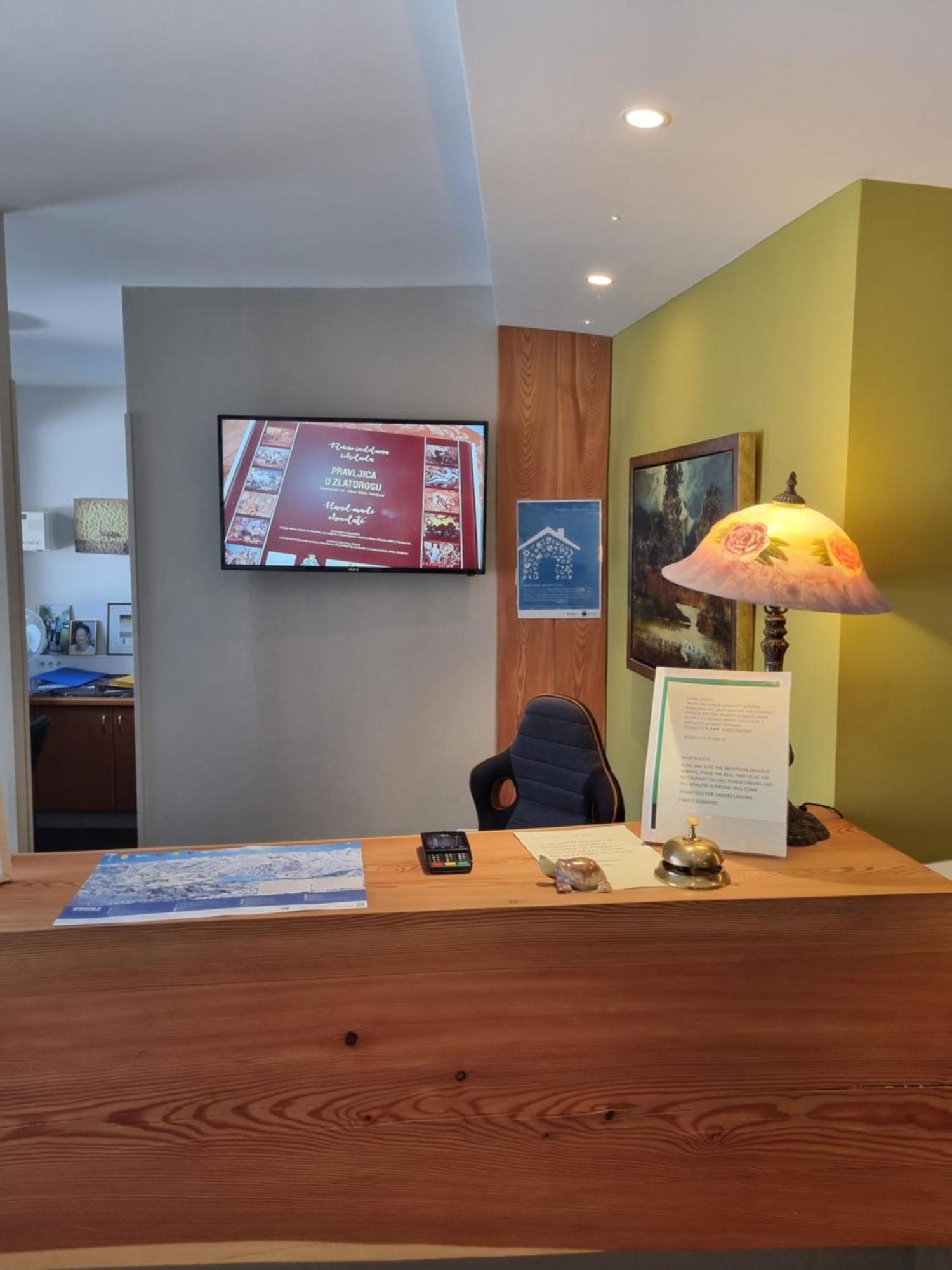 Art Hotel Kristal ボーヒニ エクステリア 写真