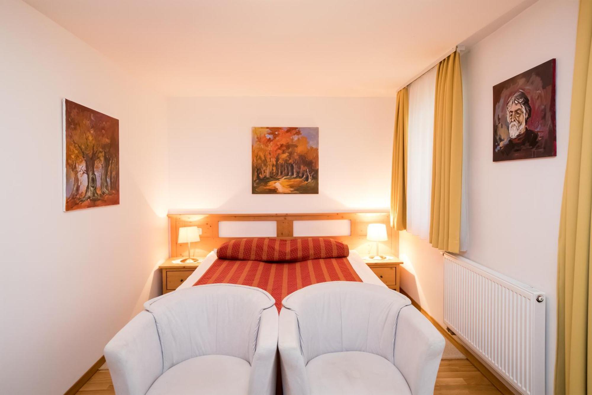 Art Hotel Kristal ボーヒニ エクステリア 写真