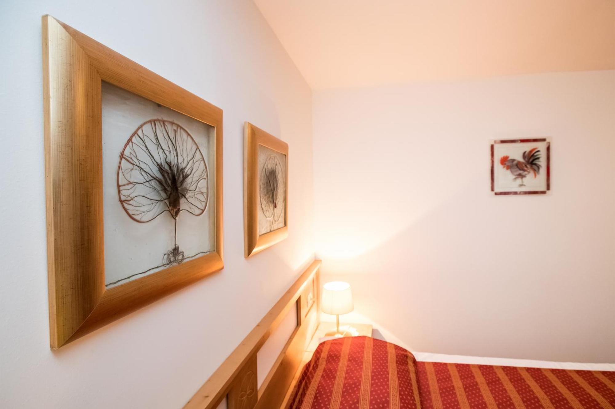Art Hotel Kristal ボーヒニ エクステリア 写真