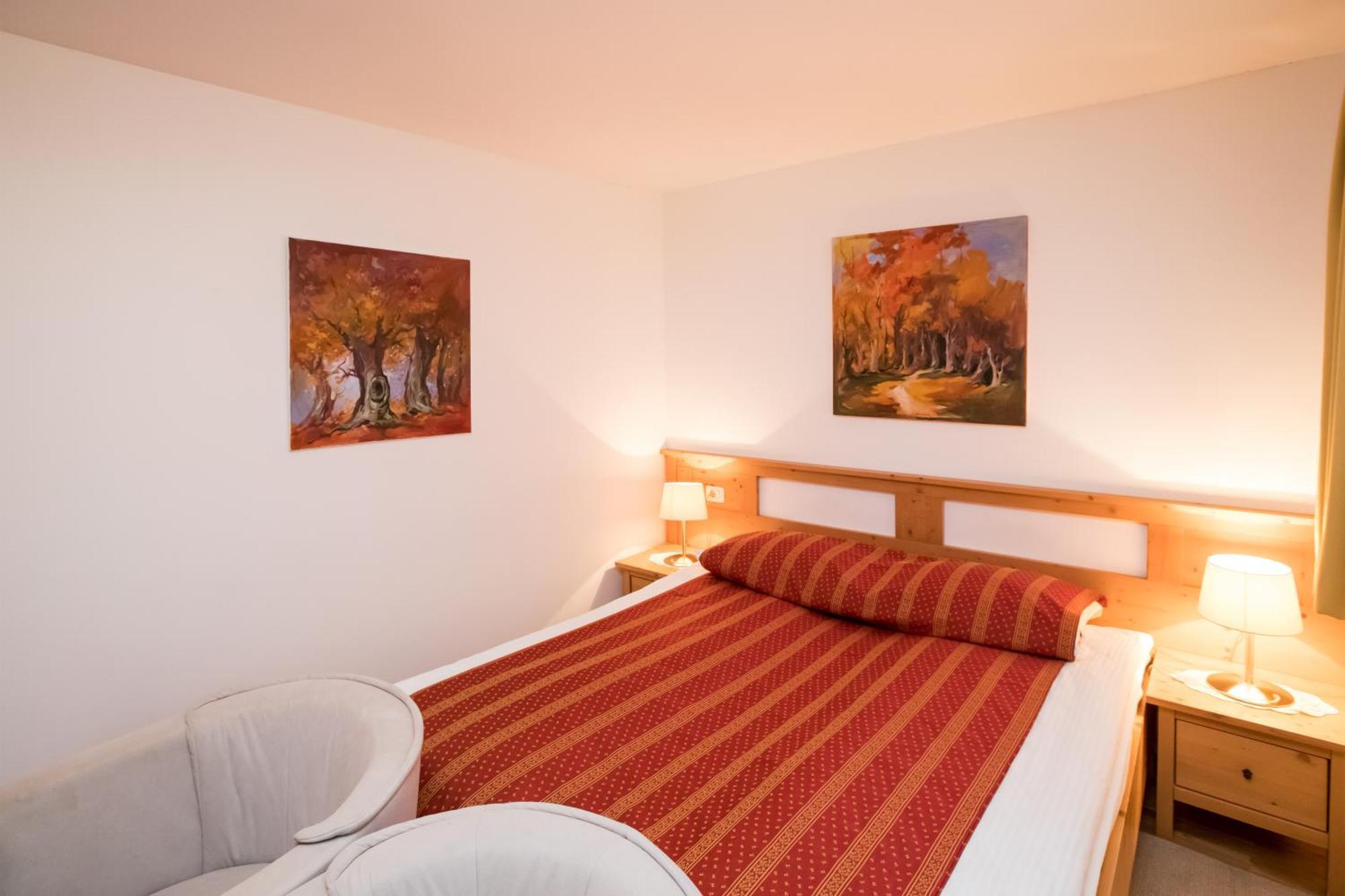 Art Hotel Kristal ボーヒニ エクステリア 写真