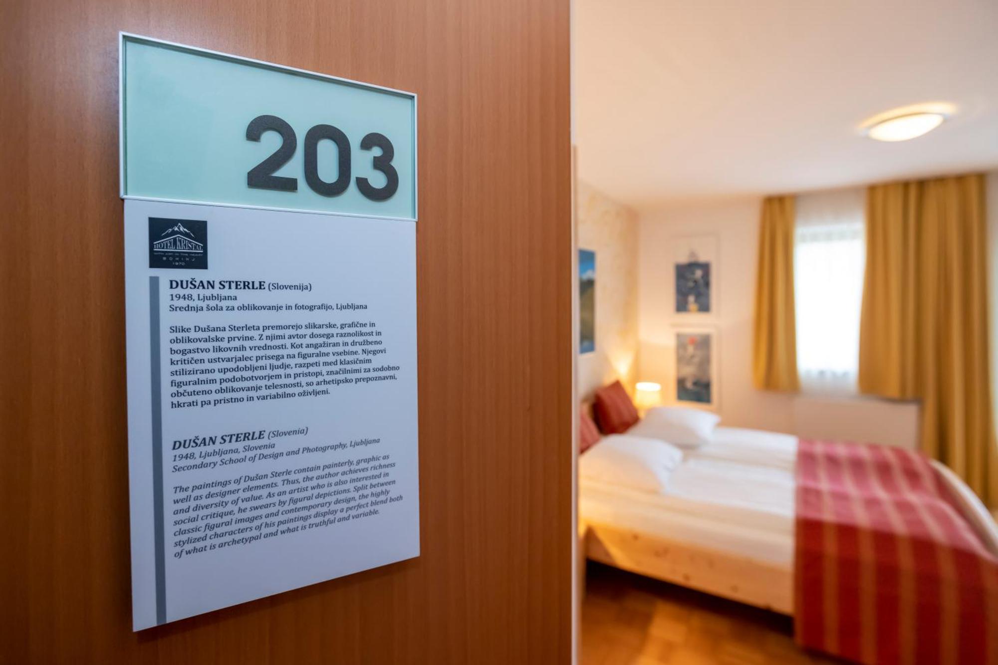 Art Hotel Kristal ボーヒニ エクステリア 写真